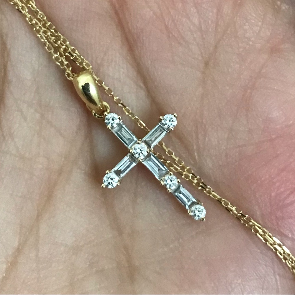 Diamond cross pendant, baguette and round diamonds